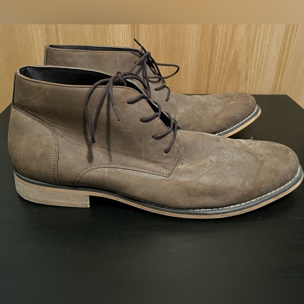 J. Ferrar Men's Chukka Dress Boots